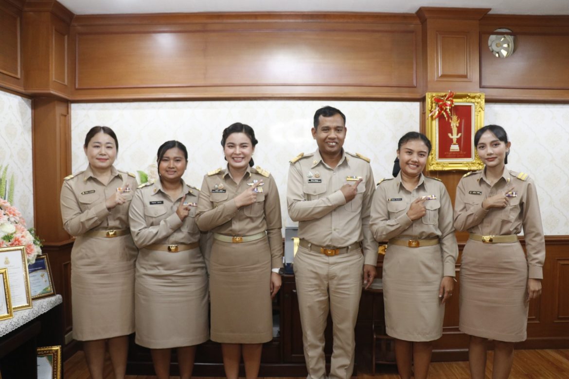 รับรายงานตัวพนักงานราชการ ตำแหน่งครูผู้สอน