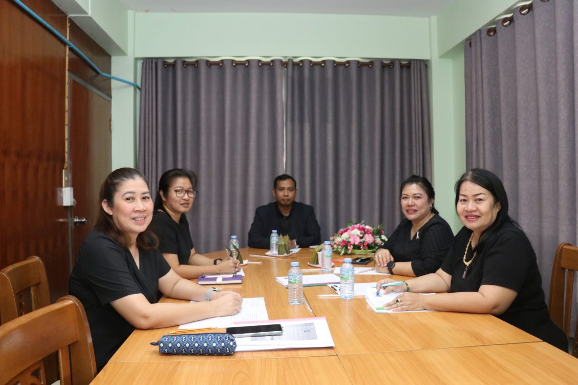 ประชุมคณะกรรมการพิจารณาคัดเลือกนักเรียนทุนการศึกษาเฉลิมราชกุมารี