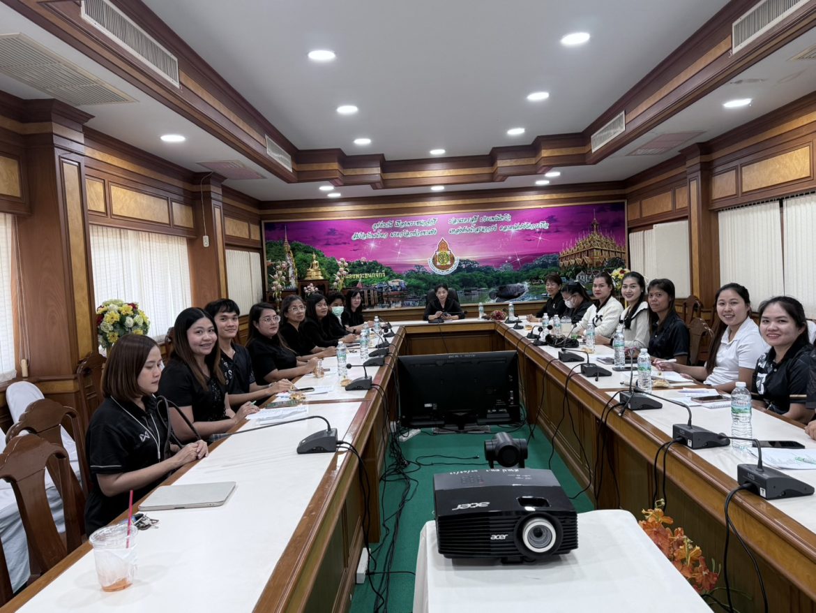 วางแผนการจัดทำโครงงานวิทยาศาสตร์ วัฏจักรแบบสืบเสาะ ตามแนวทางบ้านนักวิทยาศาสตร์น้อย ประเทศไทย. ระดับปฐมวัย