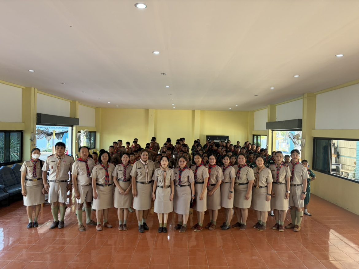 พิธีเปิดกิจกรรมการเข้าค่ายพักแรมลูกเสือเนตรนารีโรงเรียนบ้านวังเกษตร