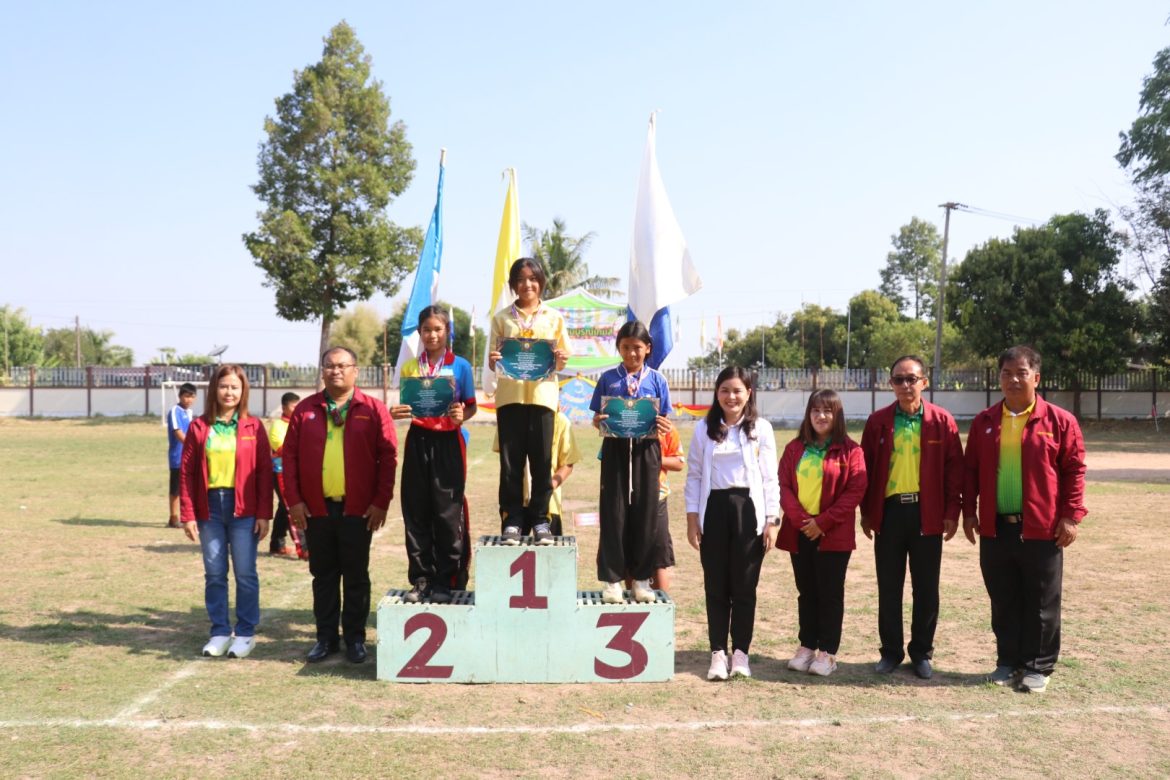 กลุ่มโรงเรียนสว่างสมบูรณ์จัดพิธีเปิดการแข่งขันกีฬานักเรียน